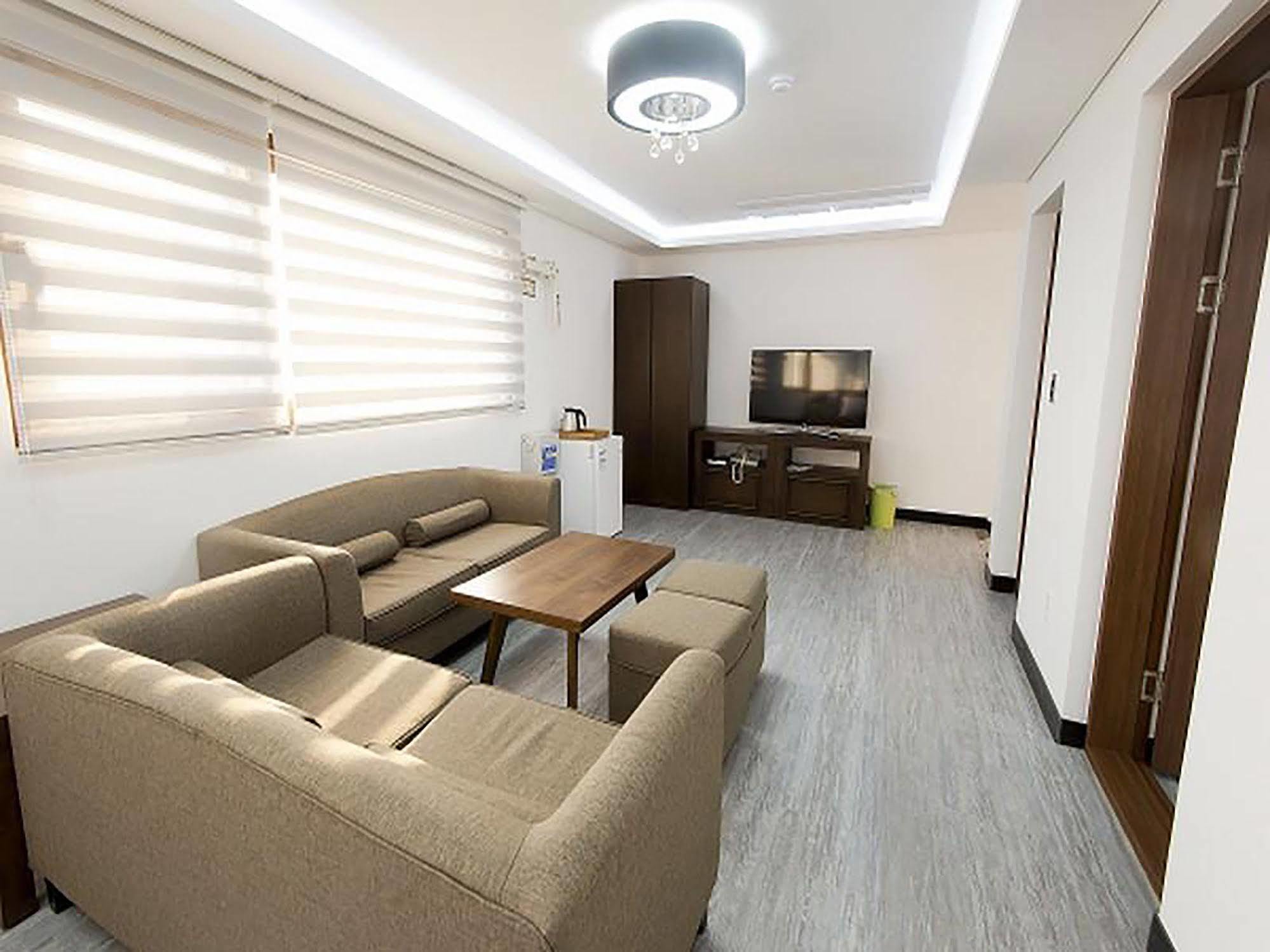 The Seri Resort Seogwipo Exterior photo