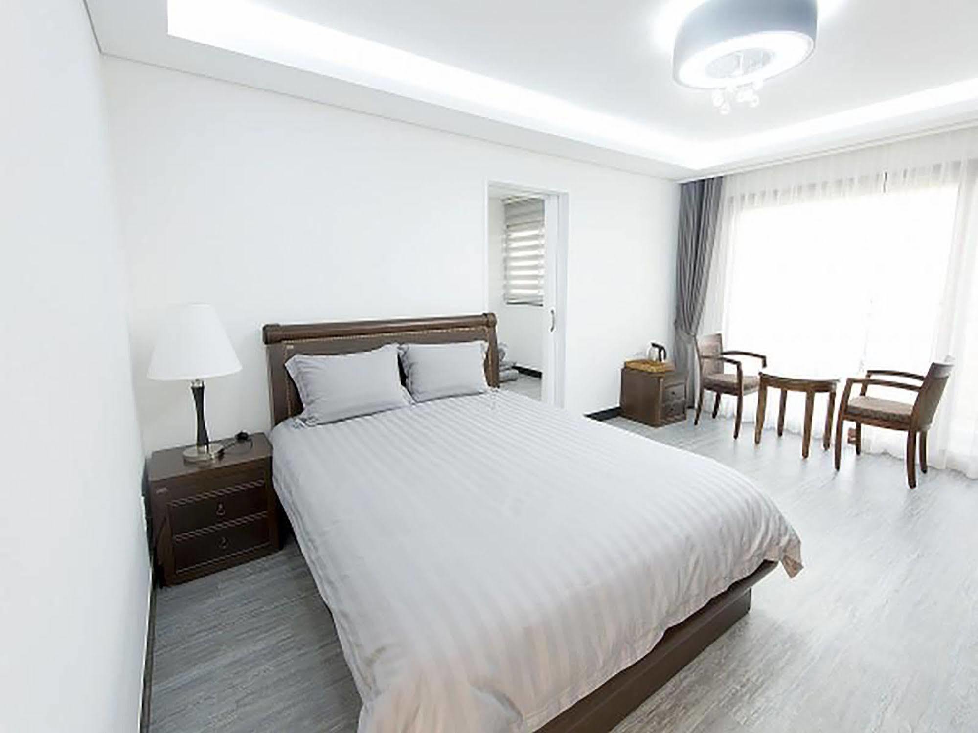 The Seri Resort Seogwipo Exterior photo