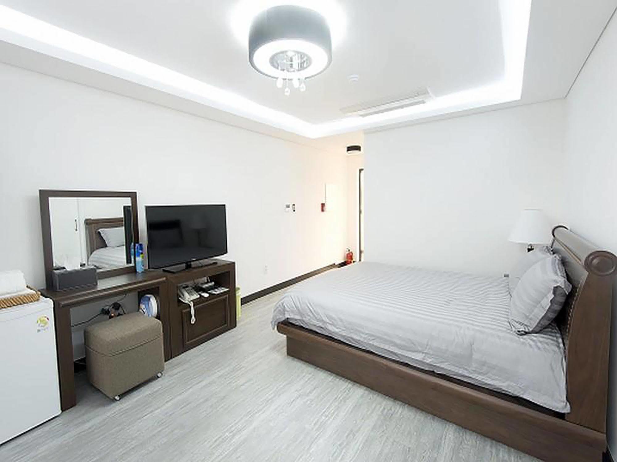 The Seri Resort Seogwipo Exterior photo