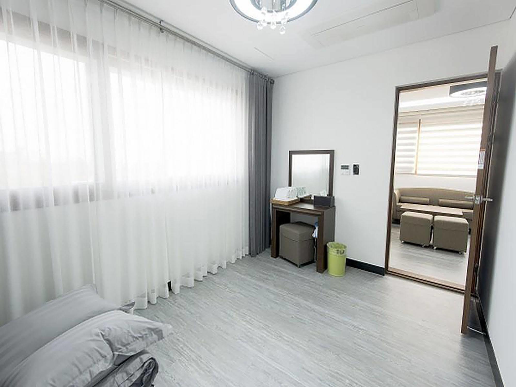 The Seri Resort Seogwipo Exterior photo