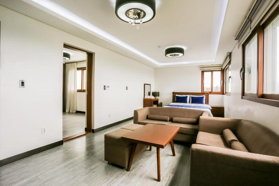 The Seri Resort Seogwipo Exterior photo